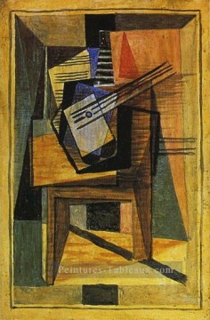 Guitare sur une table 1919 cubisme Pablo Picasso Peinture à l'huile